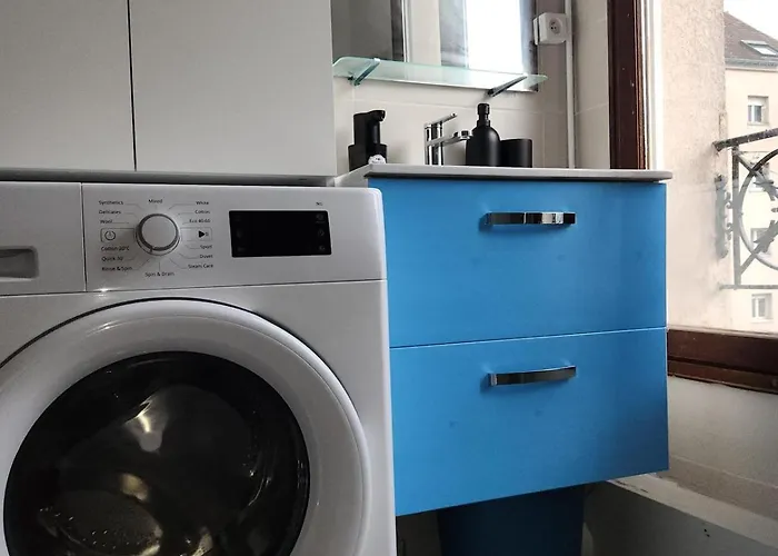 Stylish Single La Courneuve